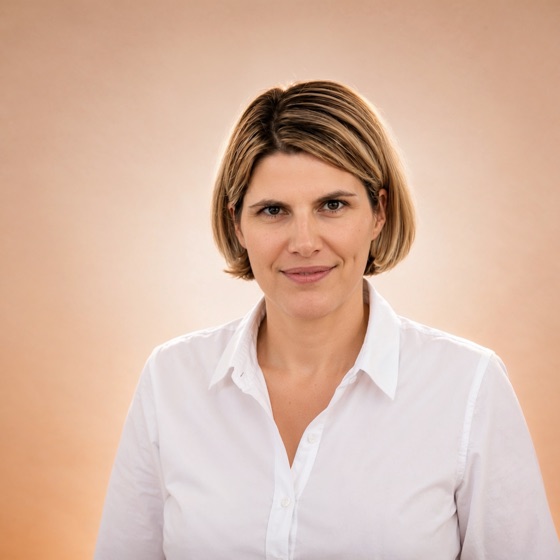 Claire Toumpaniari